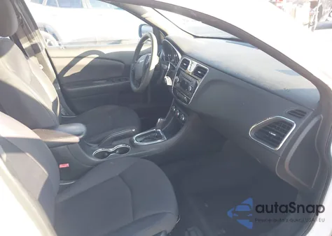 2014 Chrysler 200 Lx z USA, uszkodzony, nr VIN 1C3CCBAB5EN122951